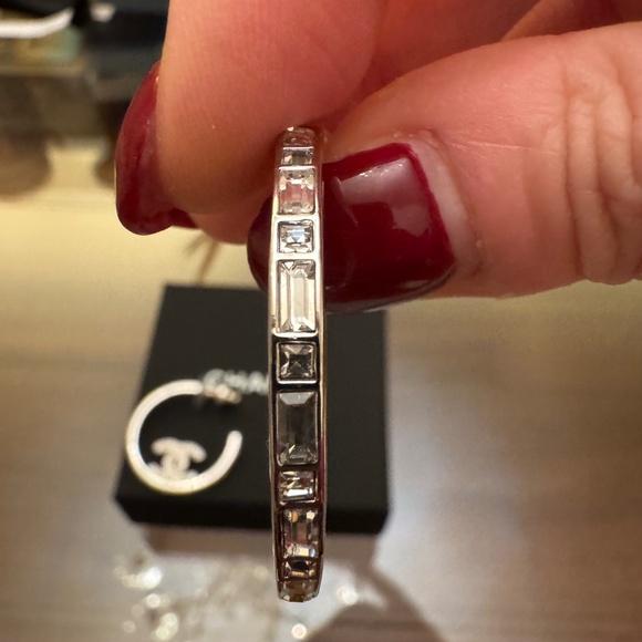 Super Rare Limited Edition Classic Chanel CC Logo Crystal Hoop Earrings - Picture 3 of 4